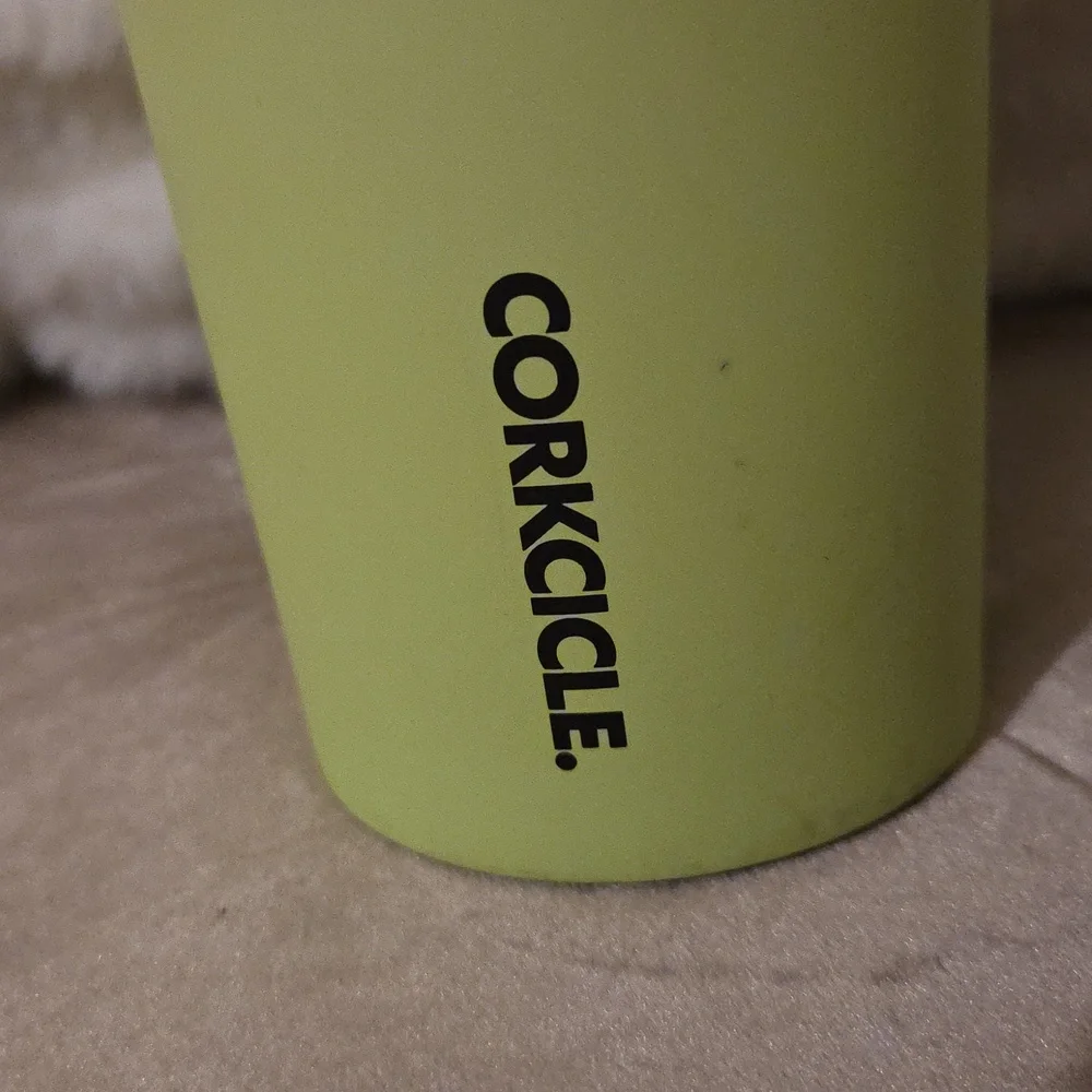 Corkcicle 20oz Sports Canteen Gradient Water Bottle - Black and  Lime Green - Picture 2 of 10